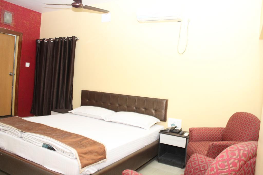 Hotel Bengal International Siliguri Habitación foto